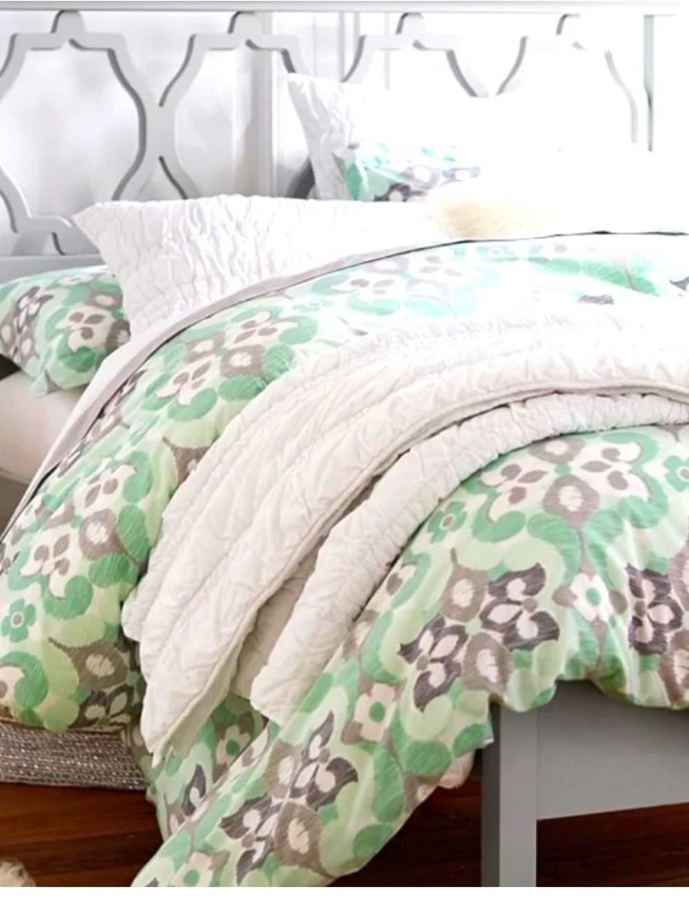 Pottery Barn Teen Geo Garden Duvet Cover in Mint, White, Gray
